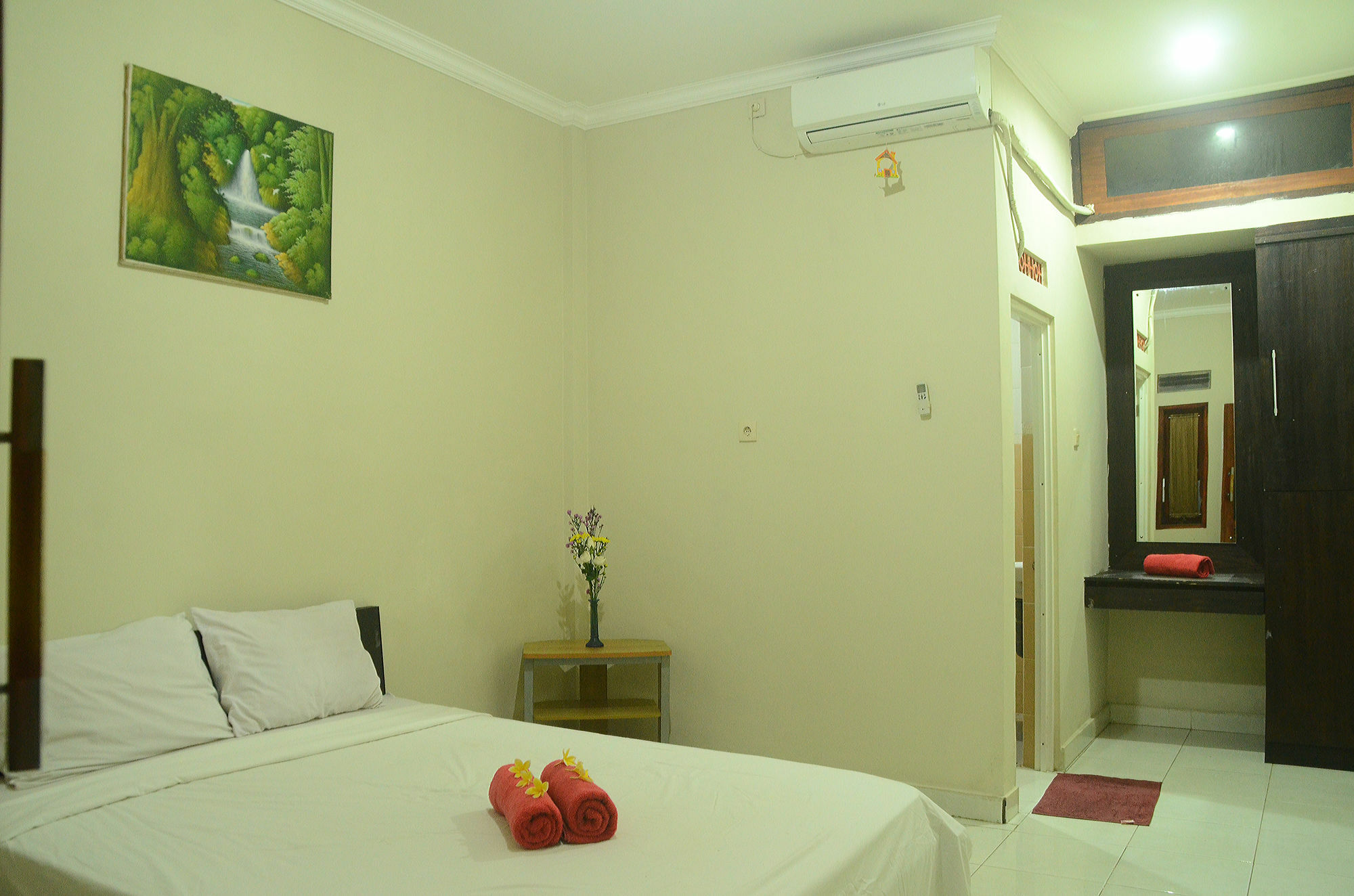 Budget Door Legian Inn Kuta Lombok Eksteriør billede